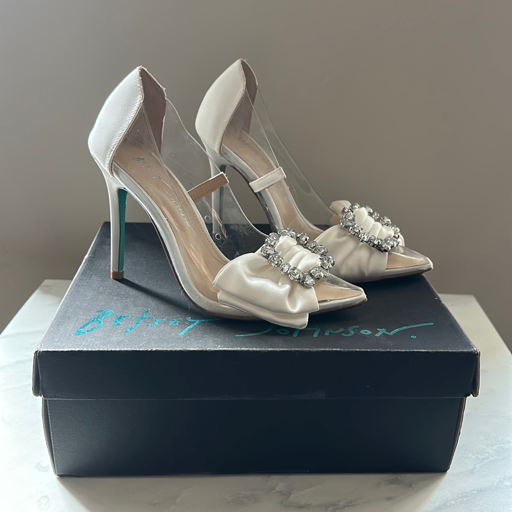 Betsey Johnson Something Blue Maine/Moxie Ivory